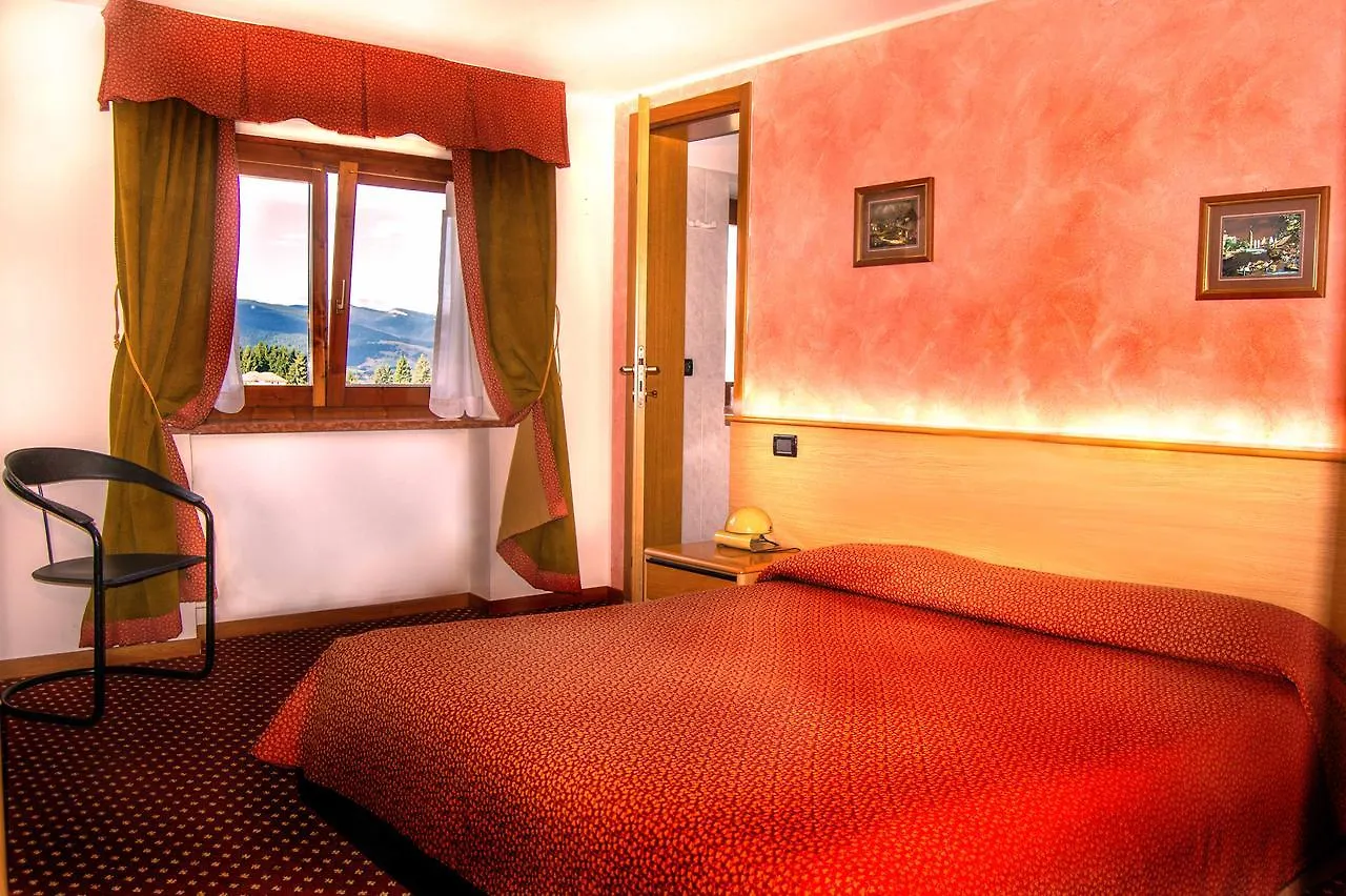 Hotel Belvedere Roana 3*,